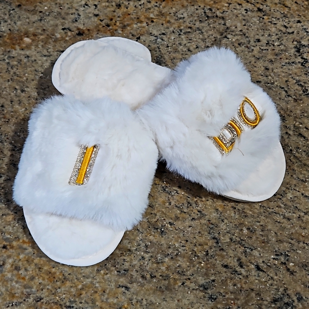Brand New "I do" slippers. Size 38-39